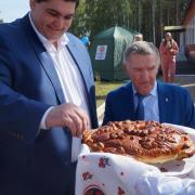 Открытие в поселке Абан стадиона имени Олимпийского чемпиона по греко-римской борьбе А.В. Шумакова 29 августа 2020г