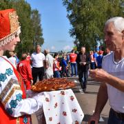 Открытие в поселке Абан стадиона имени Олимпийского чемпиона по греко-римской борьбе А.В. Шумакова 29 августа 2020г