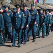 Колонна сотрудников ПЧ-86 и МО МВД России Абанский на параде, посвященном 70-летию победы в п. Абан